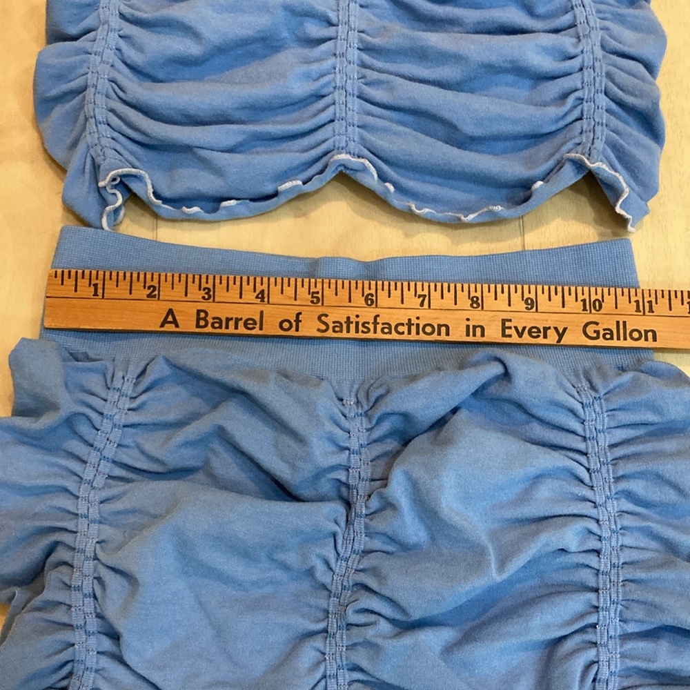 Anya Fabletics ruched set - Picture 6 of 14